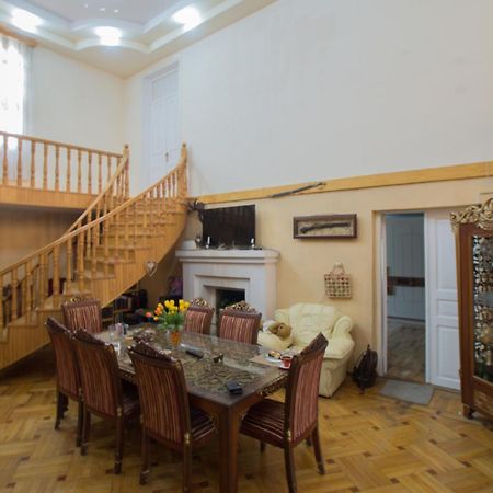 Rezo'S Ranch Apartman Samtredia Kültér fotó
