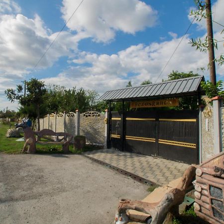 Rezo'S Ranch Apartman Samtredia Kültér fotó