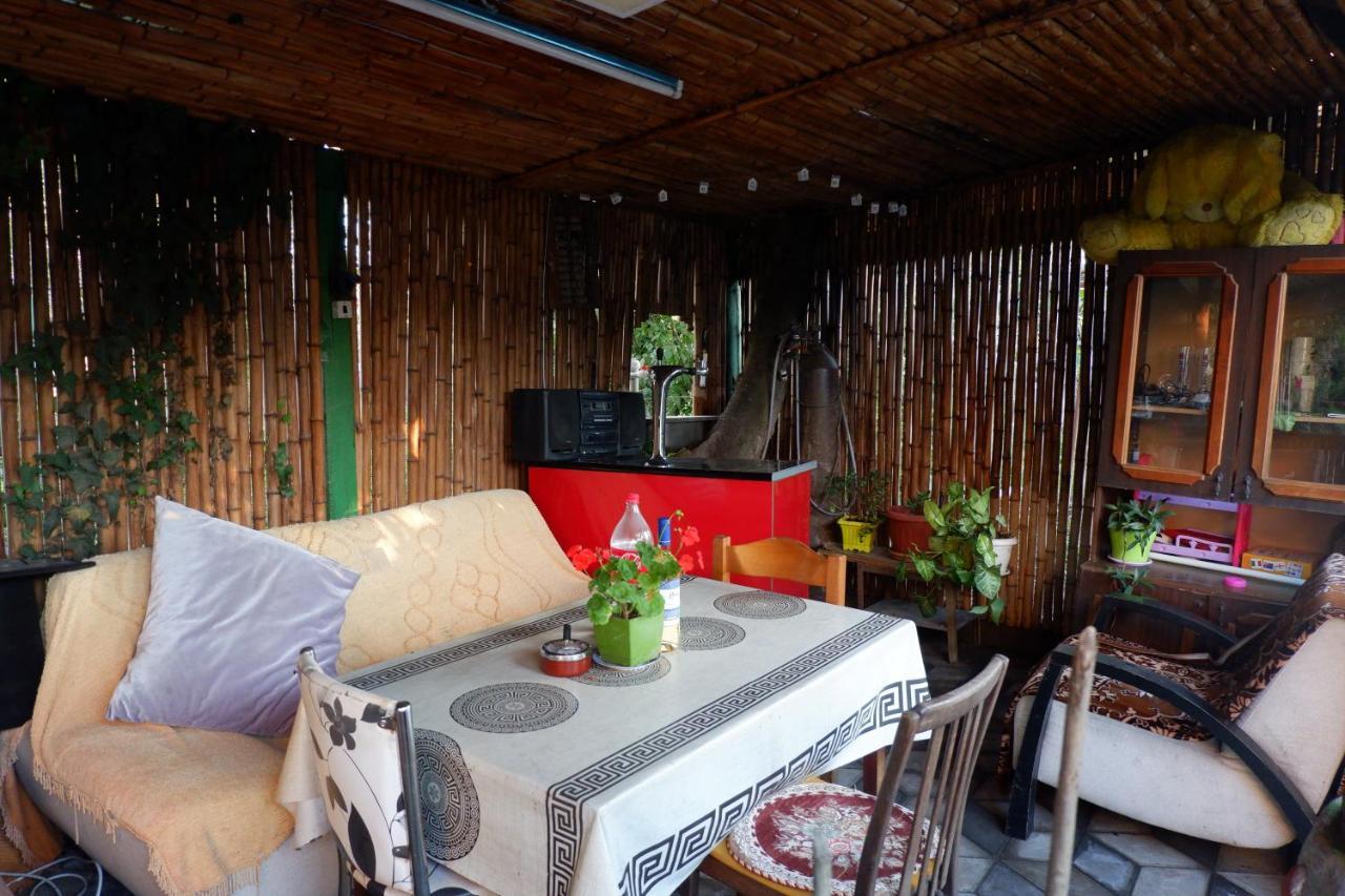 Rezo'S Ranch Apartman Samtredia Kültér fotó