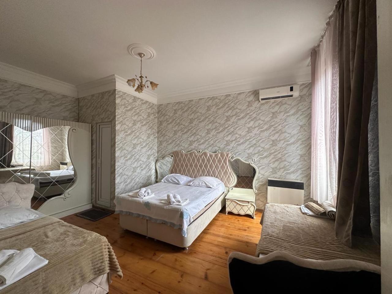 Rezo'S Ranch Apartman Samtredia Kültér fotó
