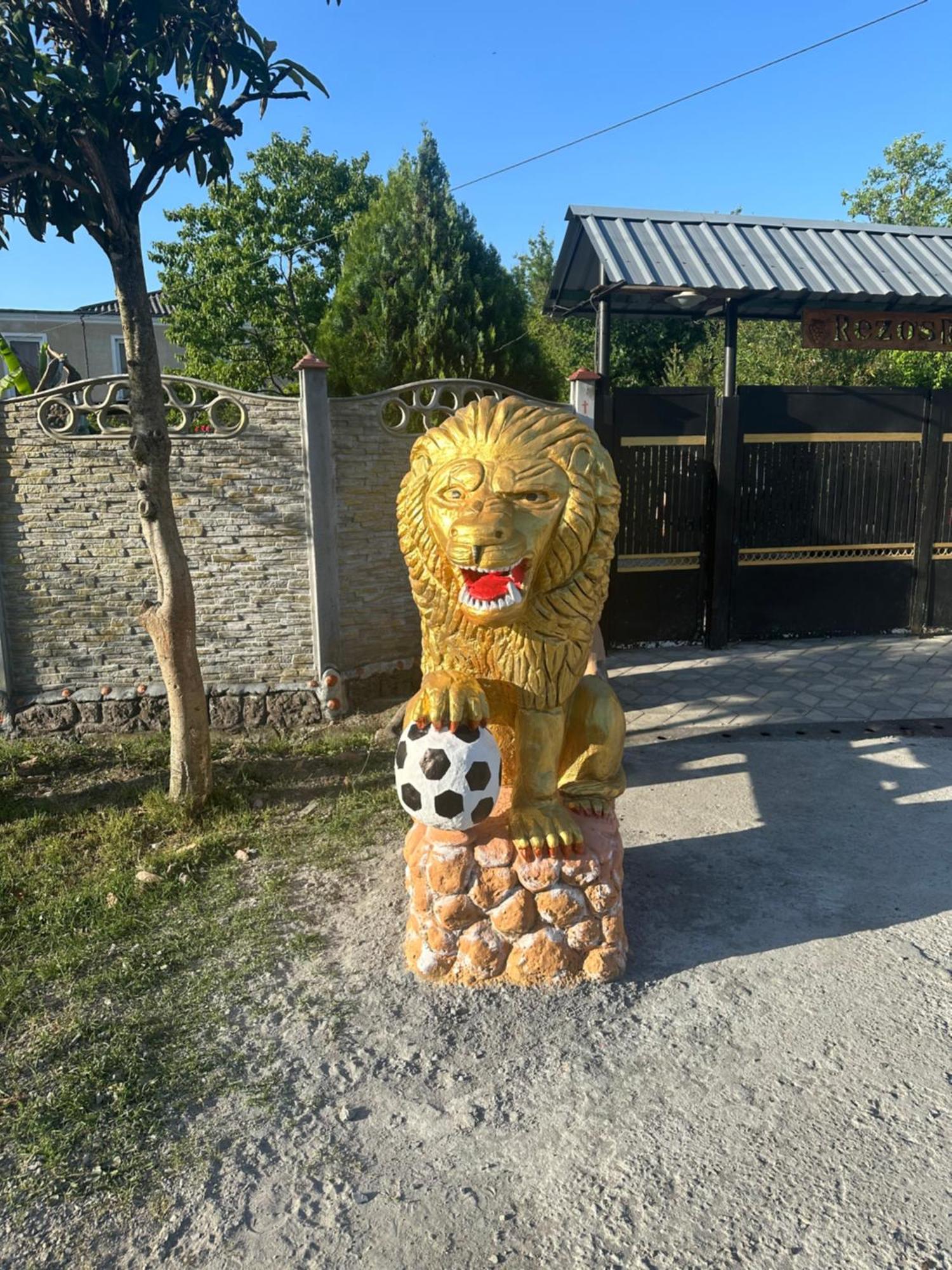 Rezo'S Ranch Apartman Samtredia Kültér fotó